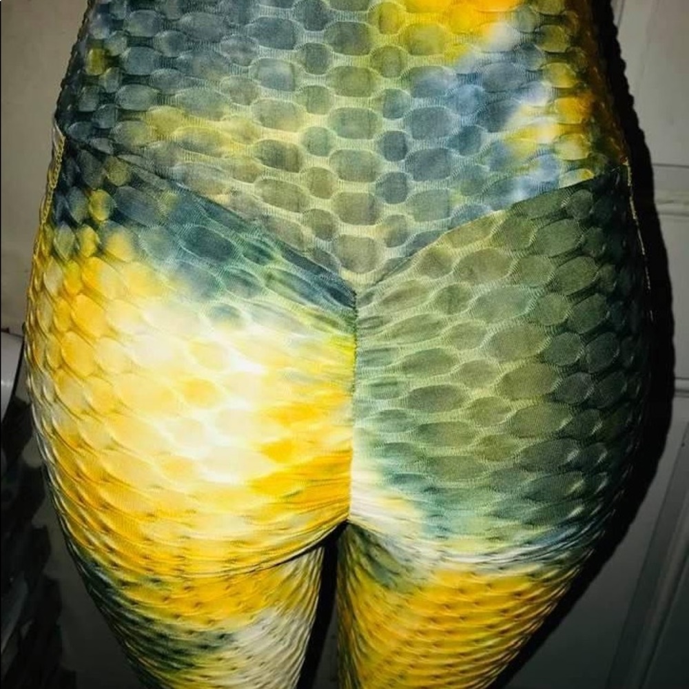 BUTT LIFTING LEGGINGS